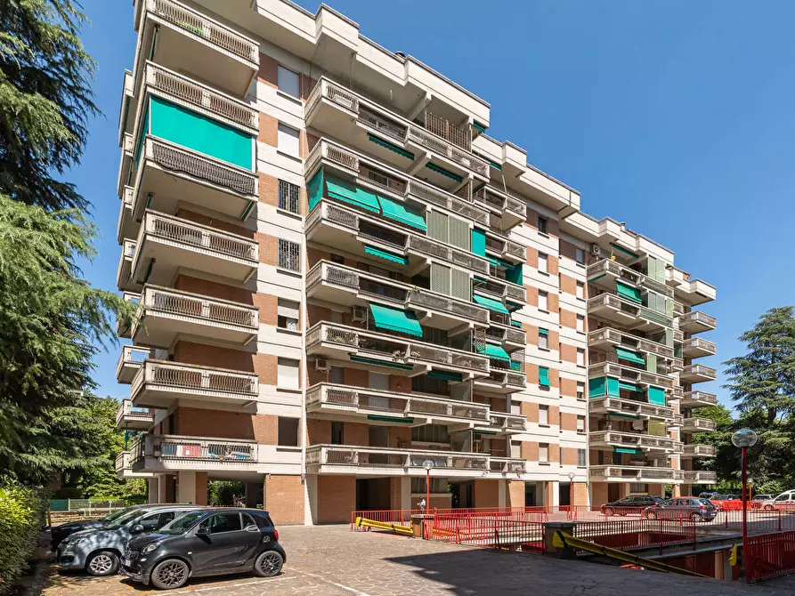 Immagine 30 di Appartamento in vendita  in Viale Roma, 13 a Bologna