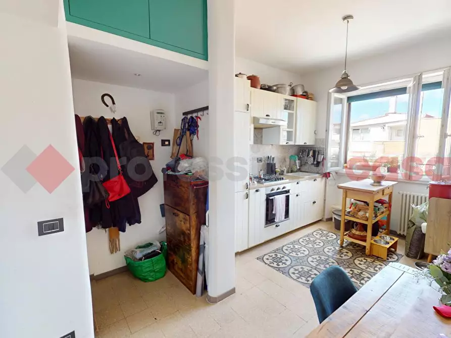 Immagine 3 di Appartamento in vendita  in Via dei Rezzonico a Roma