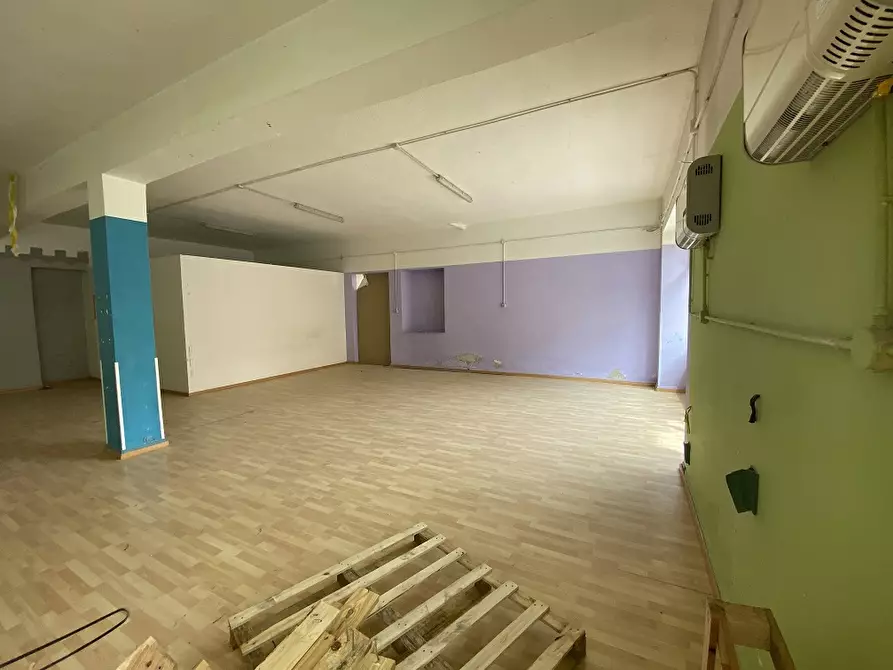 Immagine 3 di Laboratorio in vendita  in Via ARTURO BIANCHI, 00 a Manziana