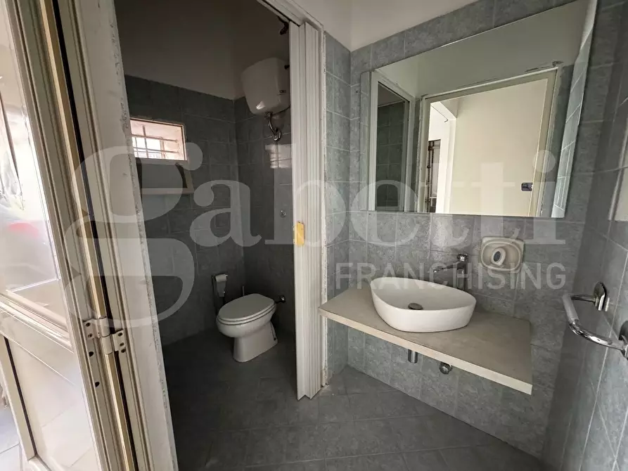 Immagine 10 di Negozio in affitto  in Via Corso Galliano, 24 a Nardo'