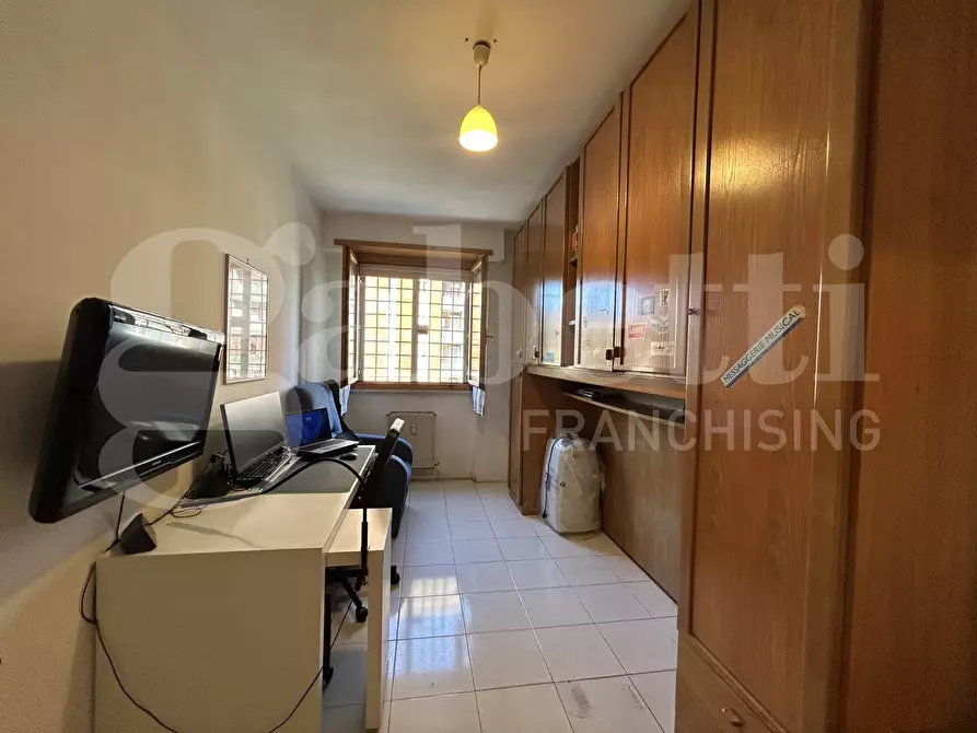 Immagine 25 di Appartamento in vendita  in Via di Decima, 256 a Roma