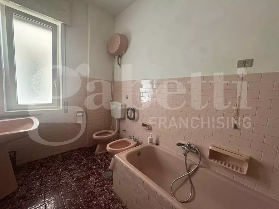 Immagine 44 di Appartamento in vendita  in Piazza Ernesto Cesaro, 55 a Torre Annunziata