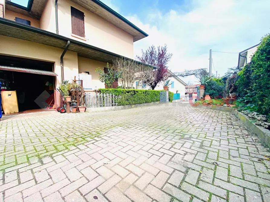 Immagine 13 di Villetta a schiera in vendita  in Via salvo d'acquisto, 13 a Casalgrande