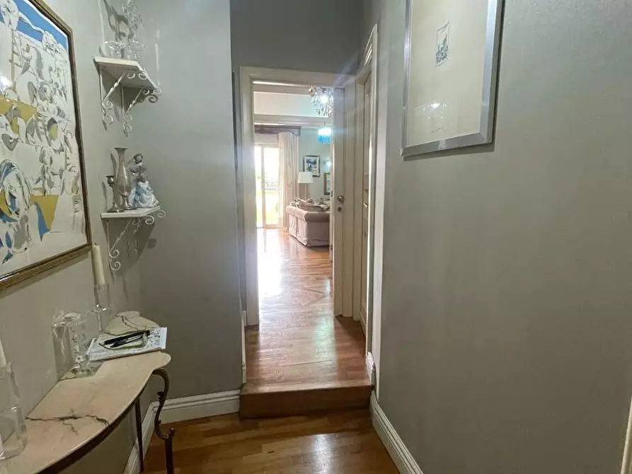 Immagine 18 di Villa in vendita  in Via campagna a Giugliano In Campania