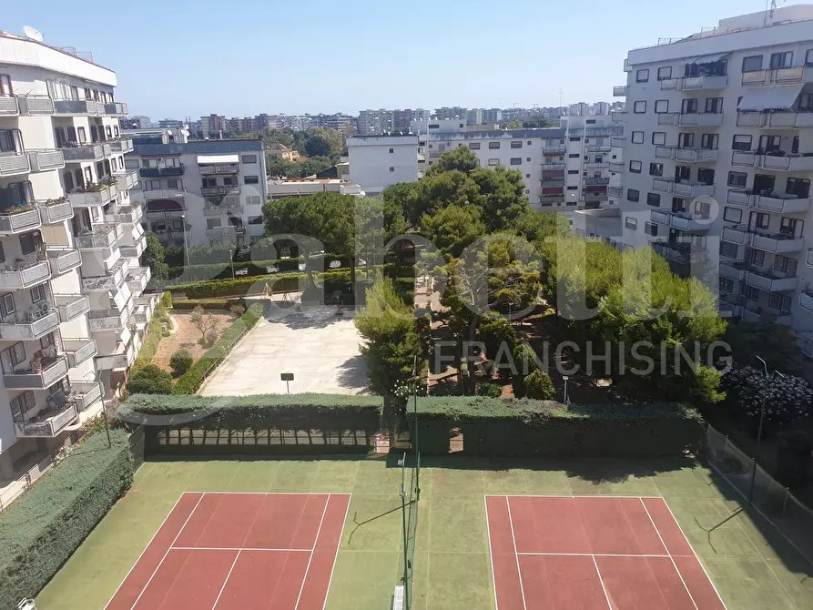 Immagine 33 di Appartamento in vendita  in Via R. SCHUMAN, 15 a Bari