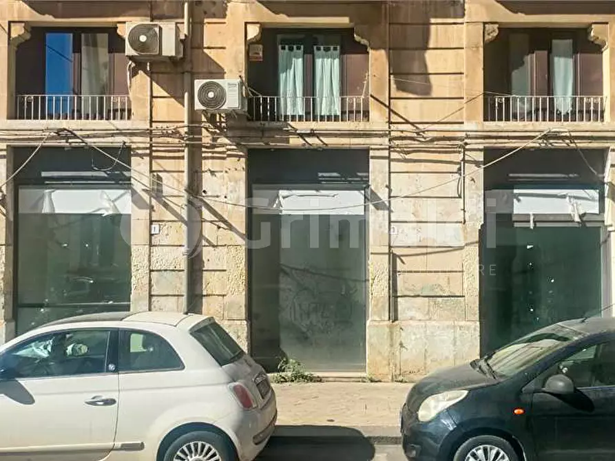 Immagine 1 di Negozio in vendita  in Via Gioberti a Siracusa