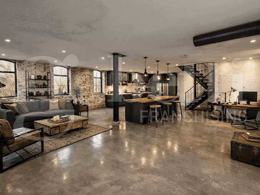 Immagine 1 di Loft/Open space in vendita  in Via Lago di Como, 10 a Vicenza