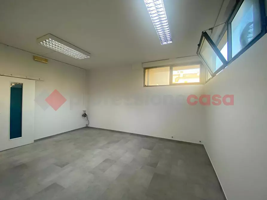 Immagine 2 di Negozio in vendita  in Via Grieco a Montelupo Fiorentino