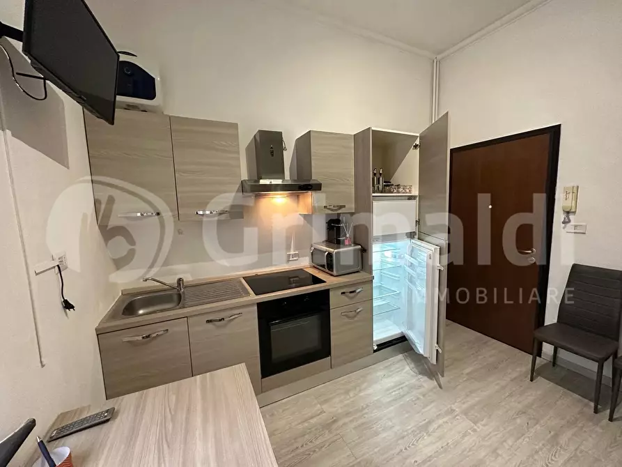 Immagine 6 di Appartamento in affitto  in Via Caccialepori, 13 a Milano