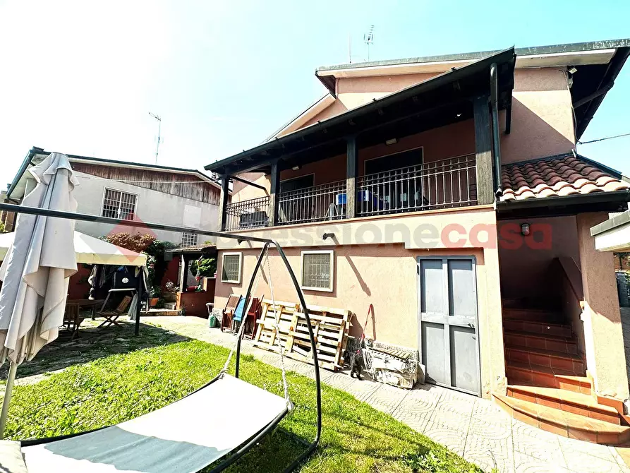 Immagine 2 di Appartamento in vendita  in Via cavour, 8 a Locate Di Triulzi