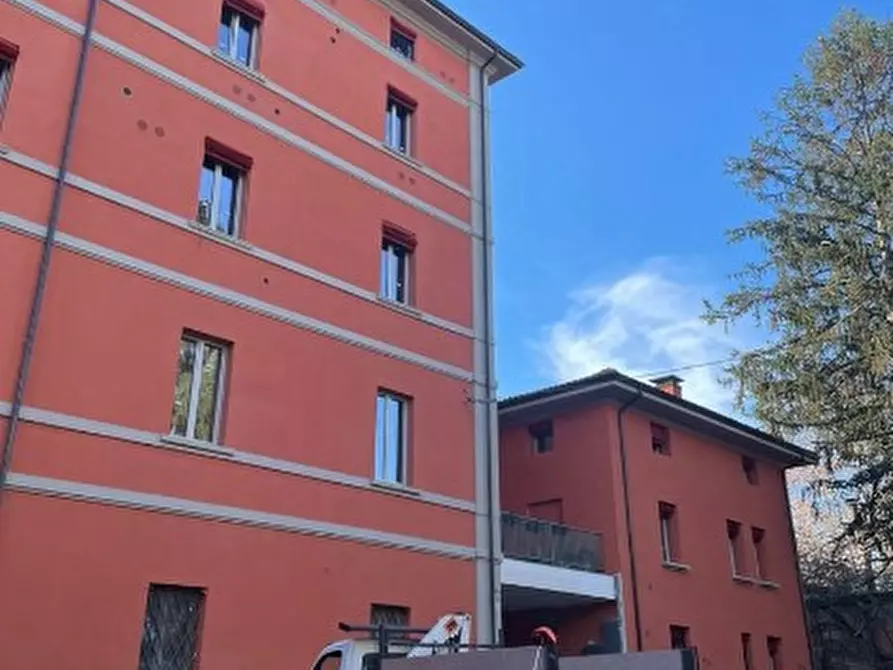Immagine 1 di Appartamento in vendita  in Via Castiglione, 91 a Bologna