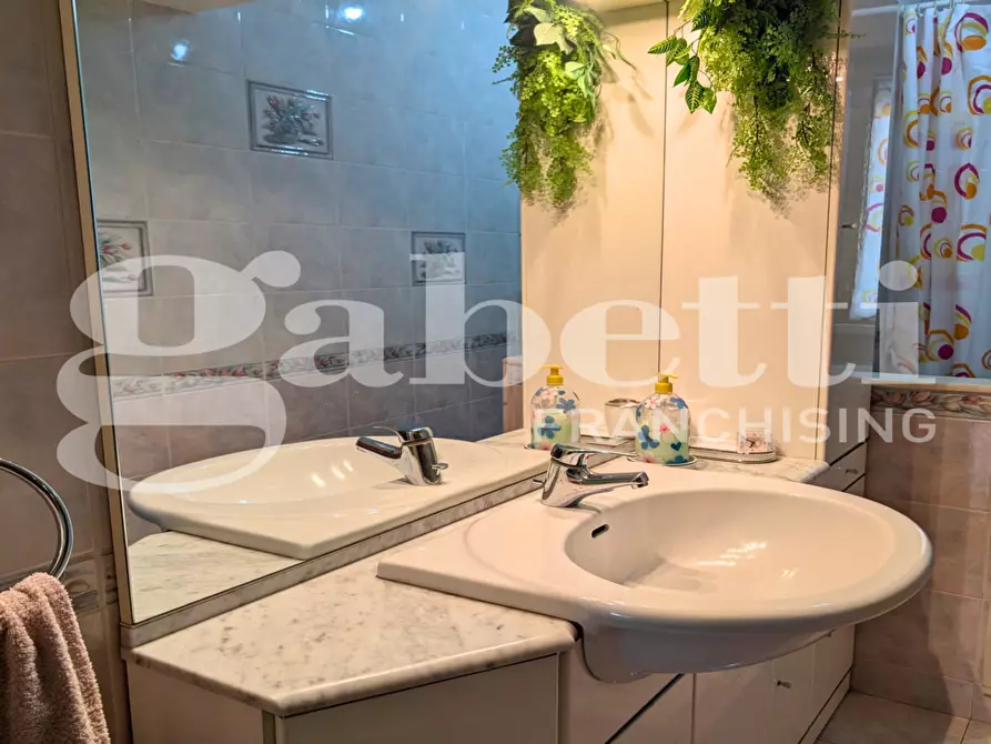 Immagine 10 di Appartamento in vendita  in Via Cesare Oddone a Foggia