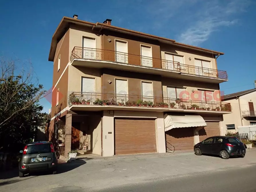 Immagine 2 di Negozio in vendita  in Via carl marx a Spoleto