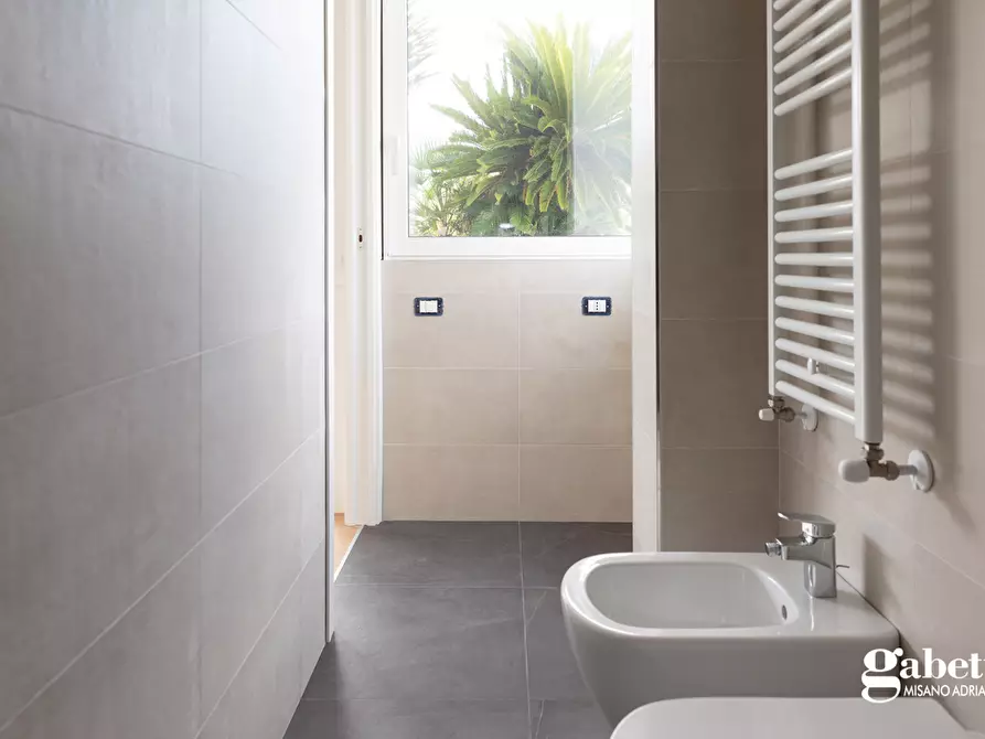 Immagine 15 di Attico in vendita  in Viale castrocaro, 78 a Riccione