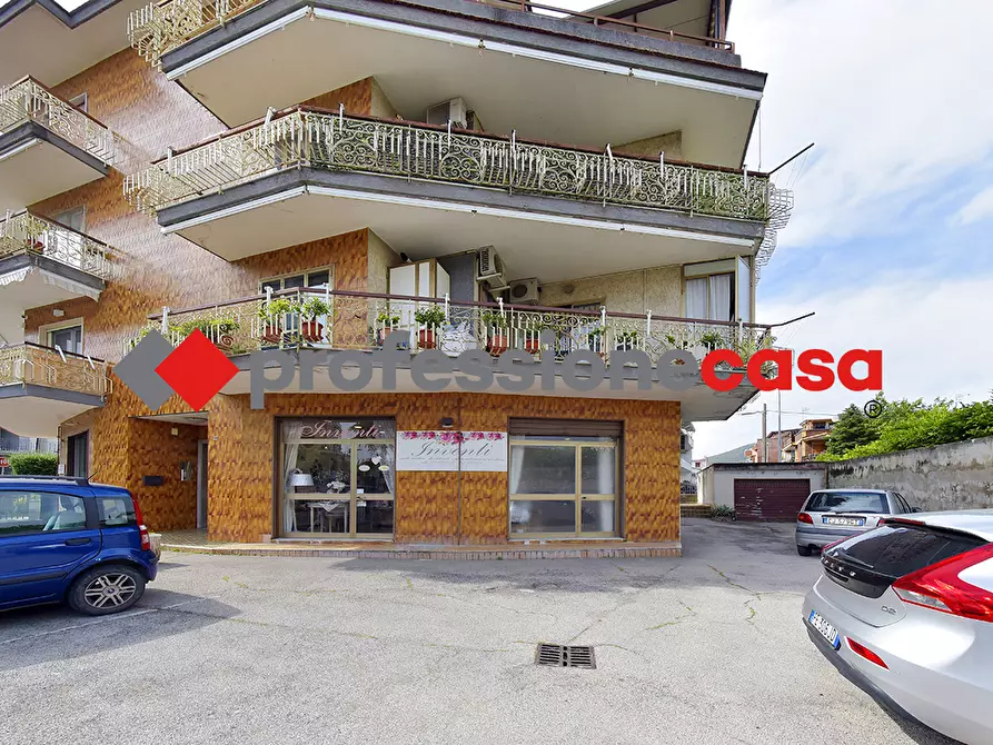 Immagine 3 di Negozio in vendita  in Via Madonna delle Grazie, 54 a San Prisco