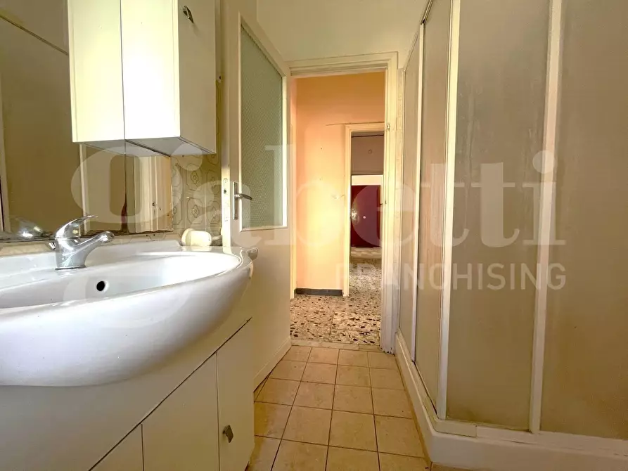Immagine 13 di Appartamento in vendita  in Via Asti, 3 a Gaeta