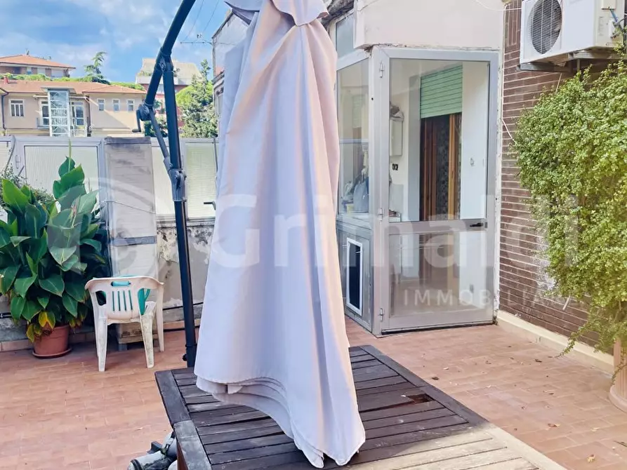 Immagine 2 di Appartamento in vendita  in Viale della libertÃ  a Livorno