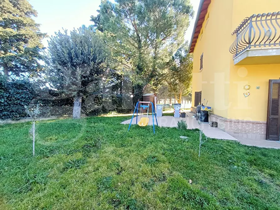 Immagine 3 di Appartamento in vendita  in Via ROMA, 1 a Torgiano