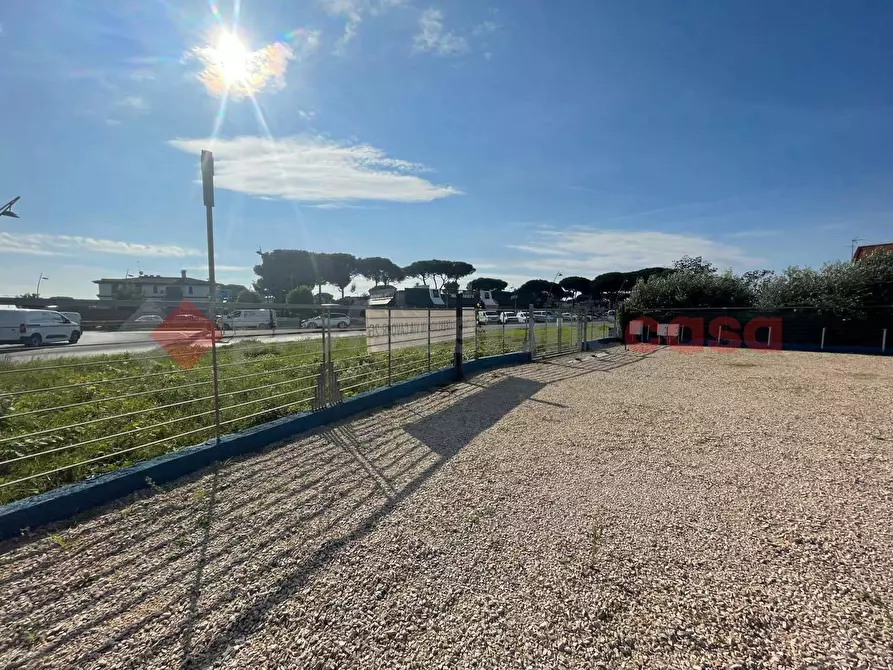 Immagine 24 di Negozio in affitto  in Via PONTINA, 148 a Terracina