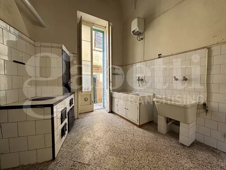 Immagine 7 di Appartamento in vendita  in Via Corte dei Guarini, 11 a Lecce