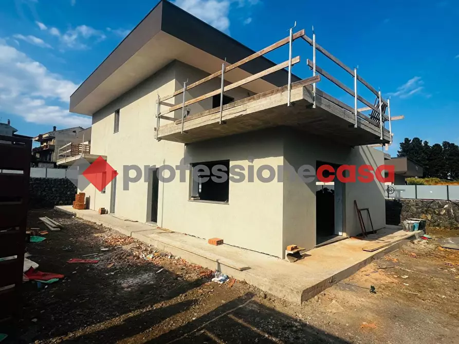 Immagine 1 di Villa in vendita  in Viale Cristoforo Colombo a Acireale