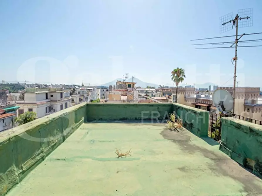 Immagine 21 di Villa in vendita  in Via Carlo de Marco a Napoli