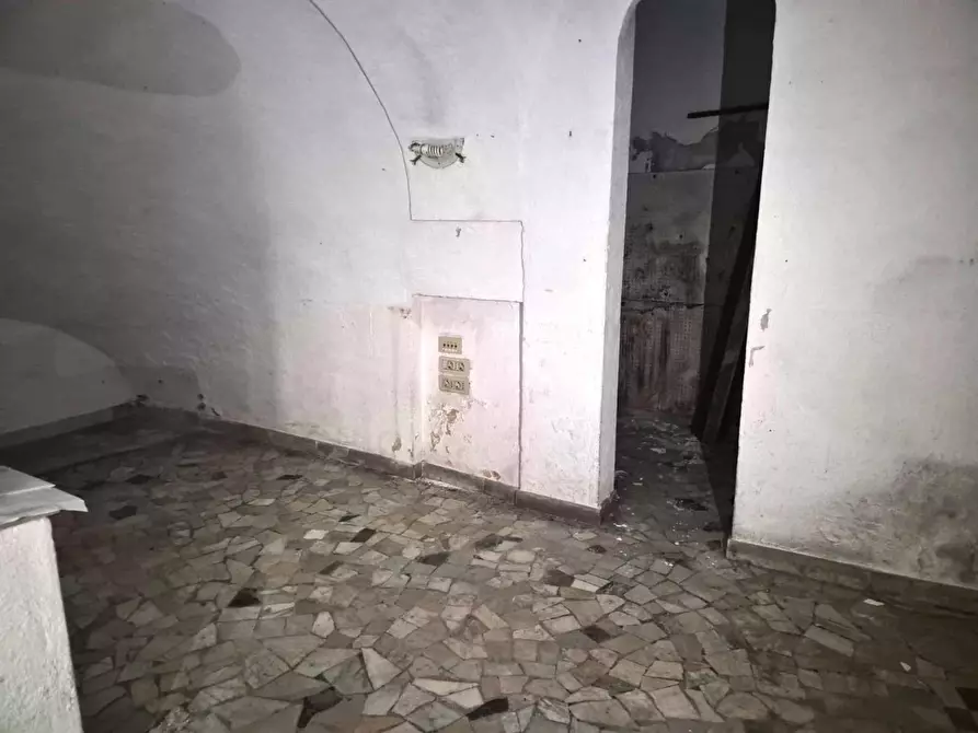 Immagine 17 di Negozio in vendita  in Piazza Trieste e Trento a Napoli