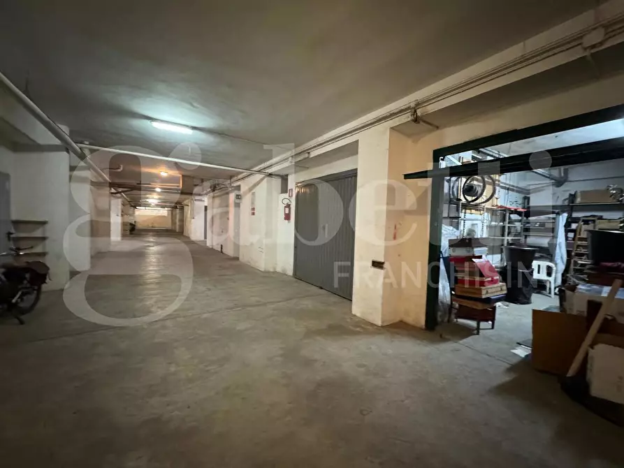 Immagine 4 di Box auto in vendita  in Via Parini, 65 a Lecce