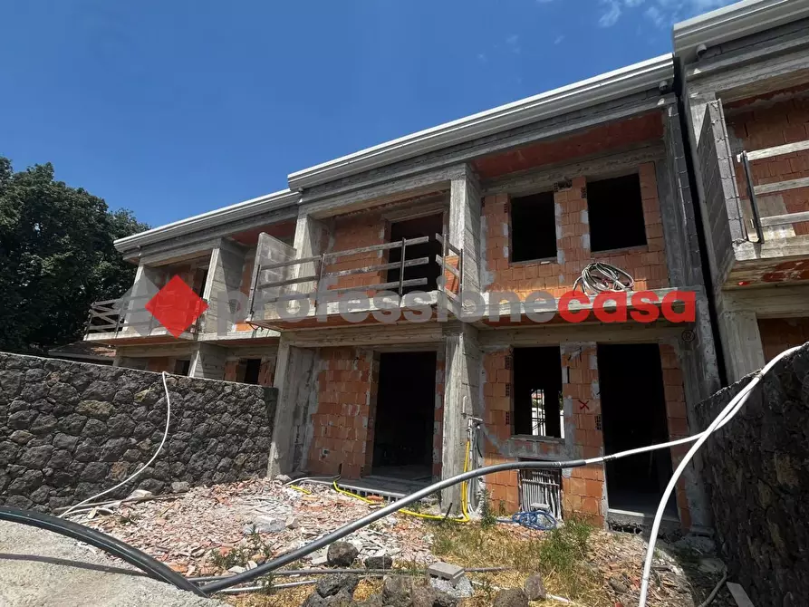 Immagine 23 di Villetta a schiera in vendita  in Via Spirito Santo a Aci Sant'antonio