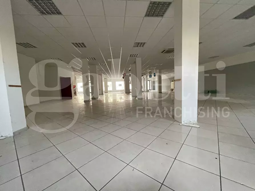 Immagine 7 di Negozio in vendita  in Via Garibaldi, 61 a Iglesias