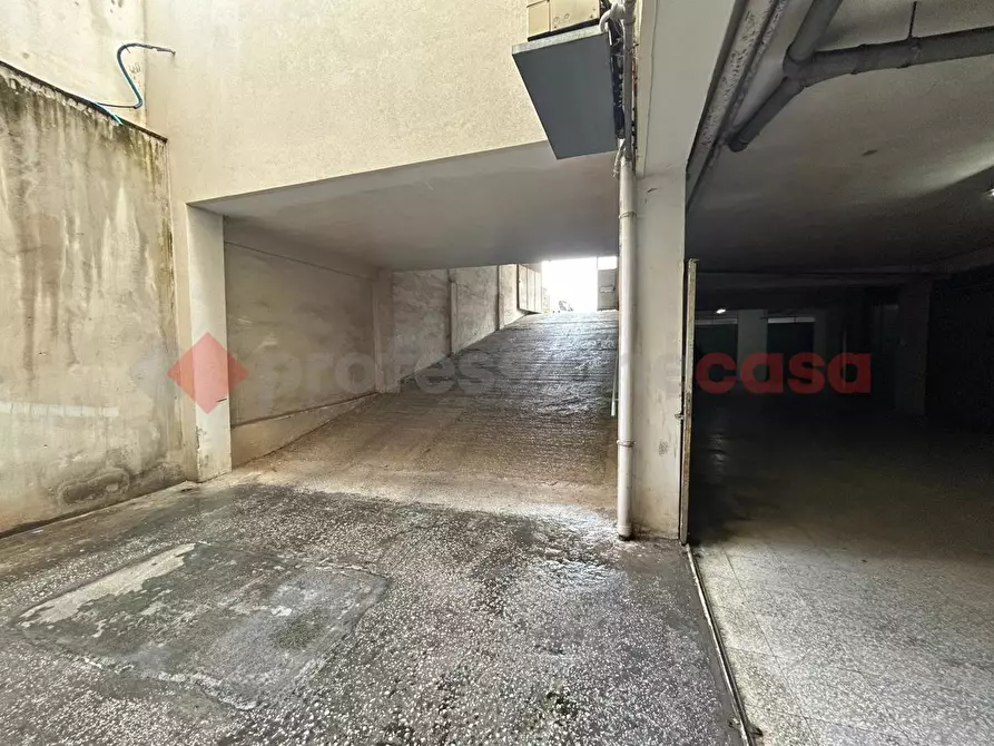 Immagine 5 di Box auto in vendita  in Via OBERDAN a Monopoli