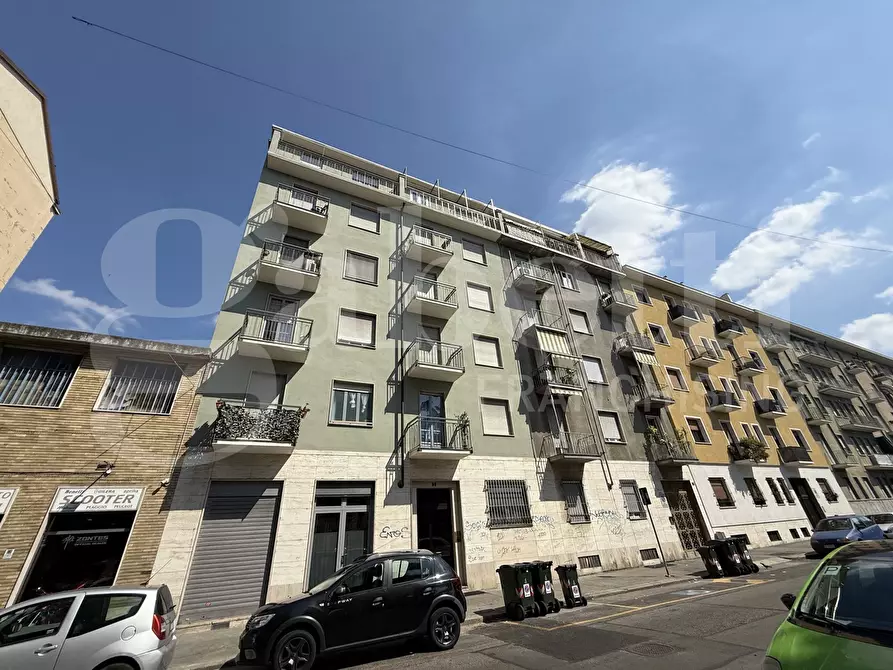 Immagine 9 di Negozio in vendita  in Via Capelli a Torino