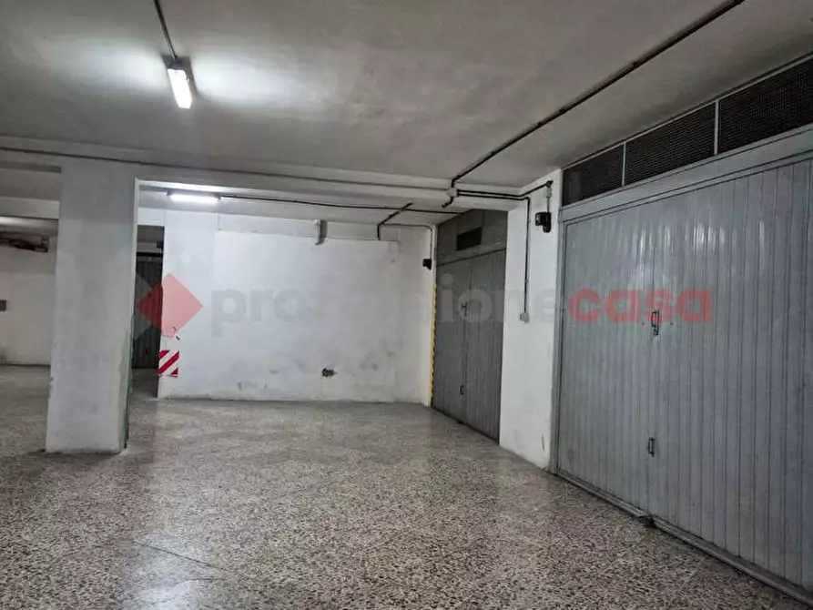 Immagine 6 di Box auto in vendita  in Viale FRANCIA, 49 a Brindisi