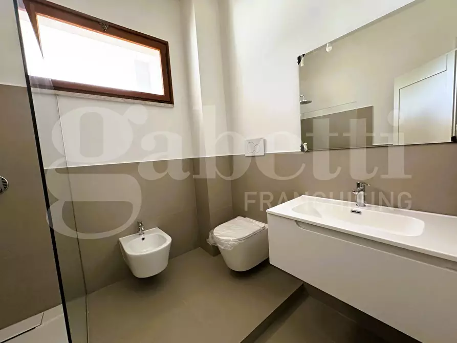 Immagine 23 di Appartamento in vendita  in Piazza Montale, 3 a Lecce