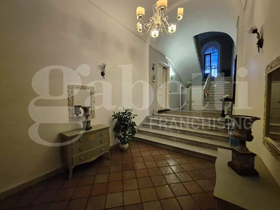 Immagine 11 di Palazzo in vendita  in Via Vesuvio a Torre Annunziata