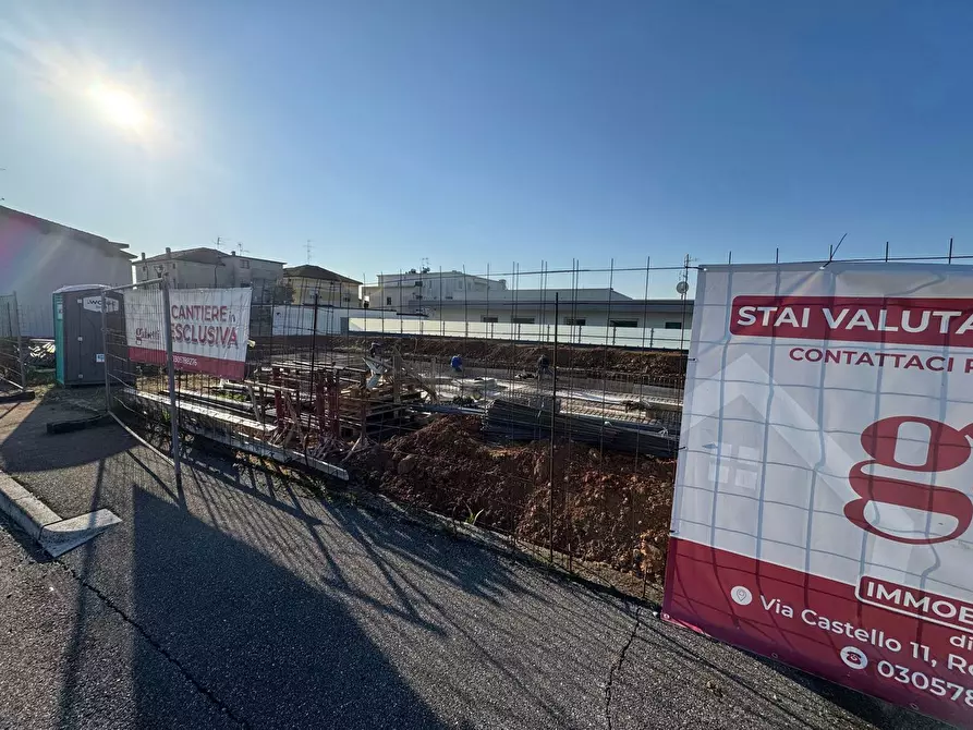 Immagine 27 di Casa trifamiliare in vendita  in Via MINGOTTI, 10 a Castrezzato