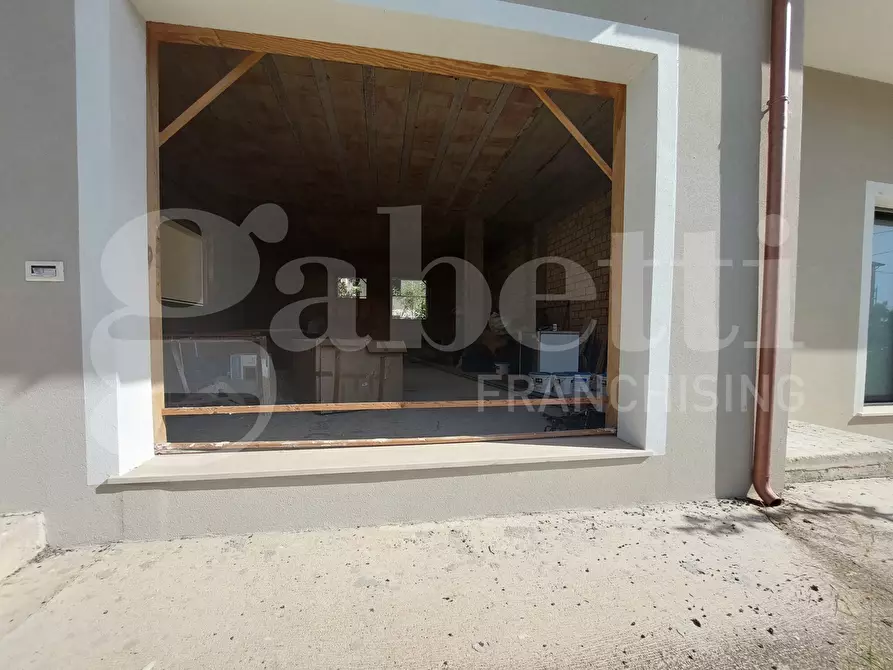 Immagine 18 di Appartamento in vendita  in Via Francesco Petrarca, 16 a Controguerra