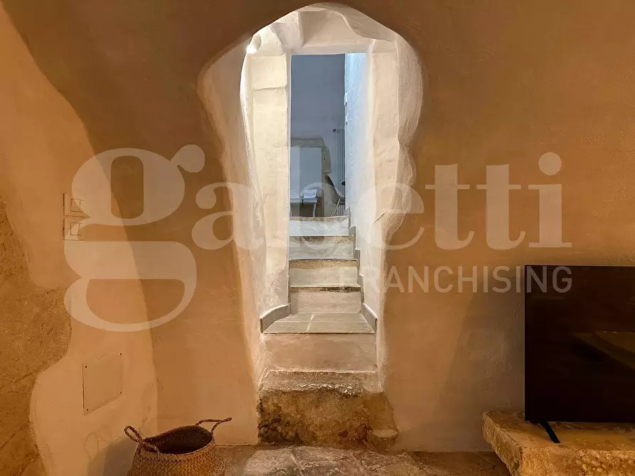 Immagine 38 di Casa indipendente in vendita  in Via Giuditta Tavani Arquati, 10 a Ostuni