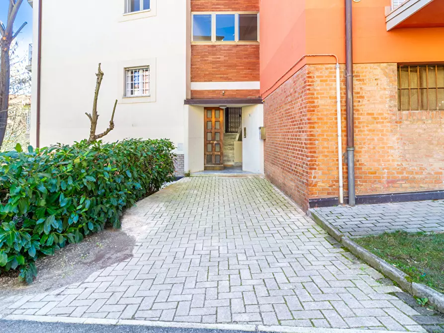 Immagine 25 di Appartamento in vendita  in Via dell'Uccellino, 2 a Bologna