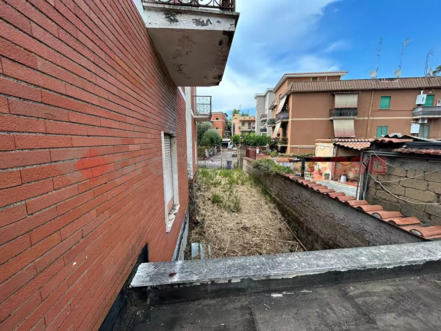 Immagine 11 di Palazzo in vendita  in Via Maltignano a Roma