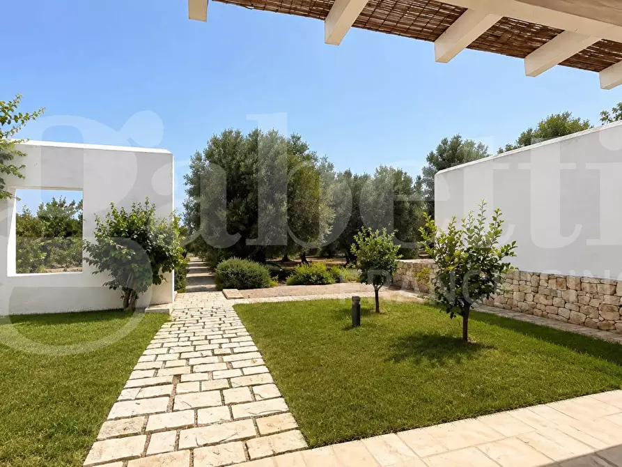 Immagine 1 di Villa in vendita  in Contrada Tamburroni, sn a Ostuni