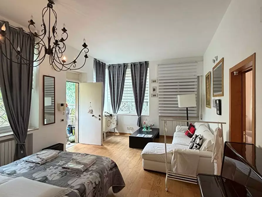 Immagine 11 di Appartamento in vendita  in Via MARINACCIO, 3 a Bari