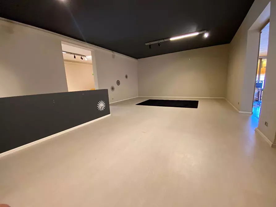 Immagine 8 di Negozio in affitto  in Via MAZZINI a Impruneta