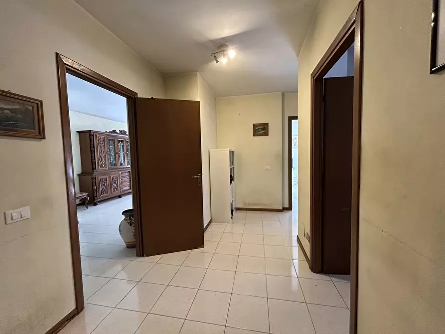 Immagine 19 di Appartamento in vendita  in Via di Decima, 256 a Roma
