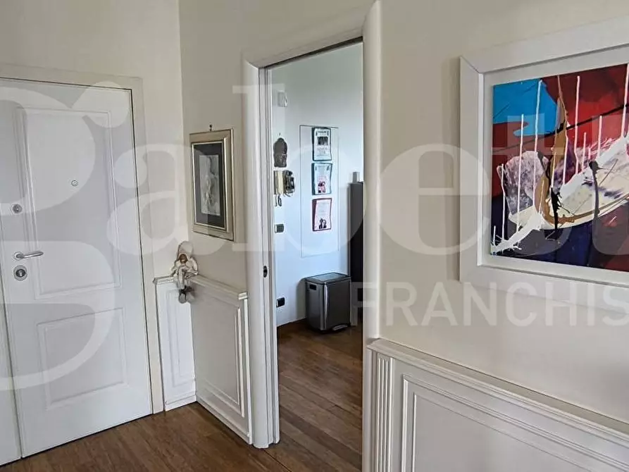 Immagine 17 di Appartamento in vendita  in Via Francesco Petrarca a Napoli