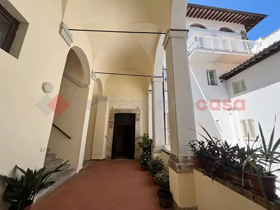 Immagine 6 di Appartamento in vendita  in Piazza Achille Sansi a Spoleto