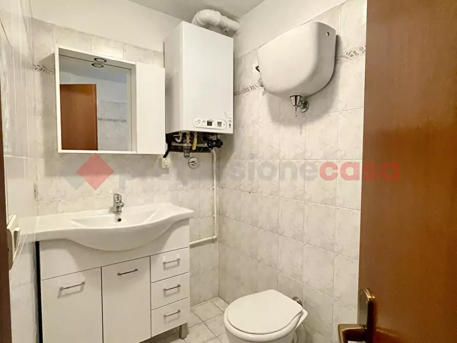 Immagine 9 di Negozio in affitto  in Piazza Filippo Turati a Perugia