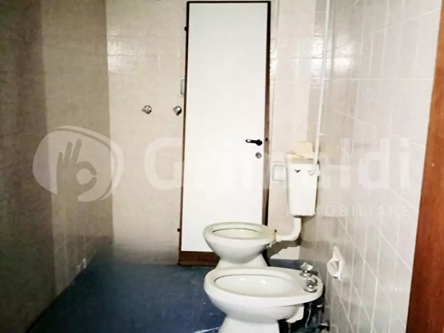 Immagine 17 di Ufficio in vendita  in Via MARINA VECCHIA, 1 a Massa