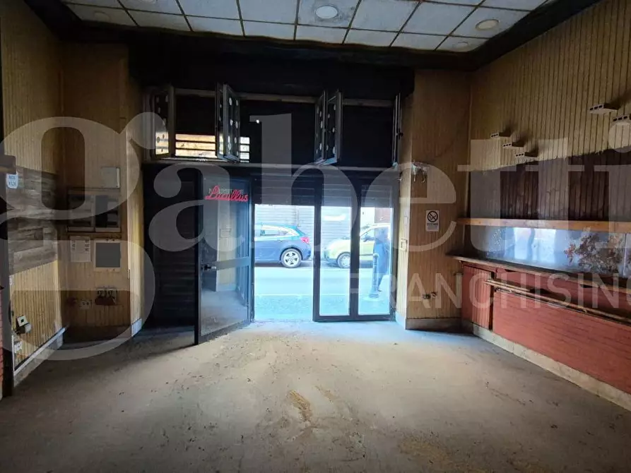 Immagine 3 di Negozio in affitto  in Corso Vittorio Emanuele III, 252 a Torre Annunziata