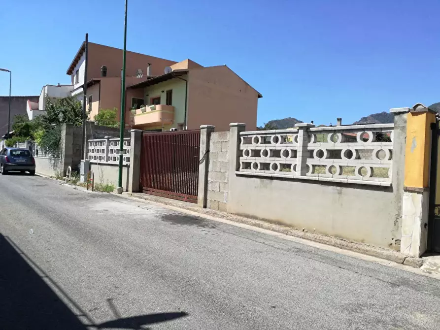 Immagine 1 di Terreno residenziale in vendita  in Via Sicilia, snc a Capoterra